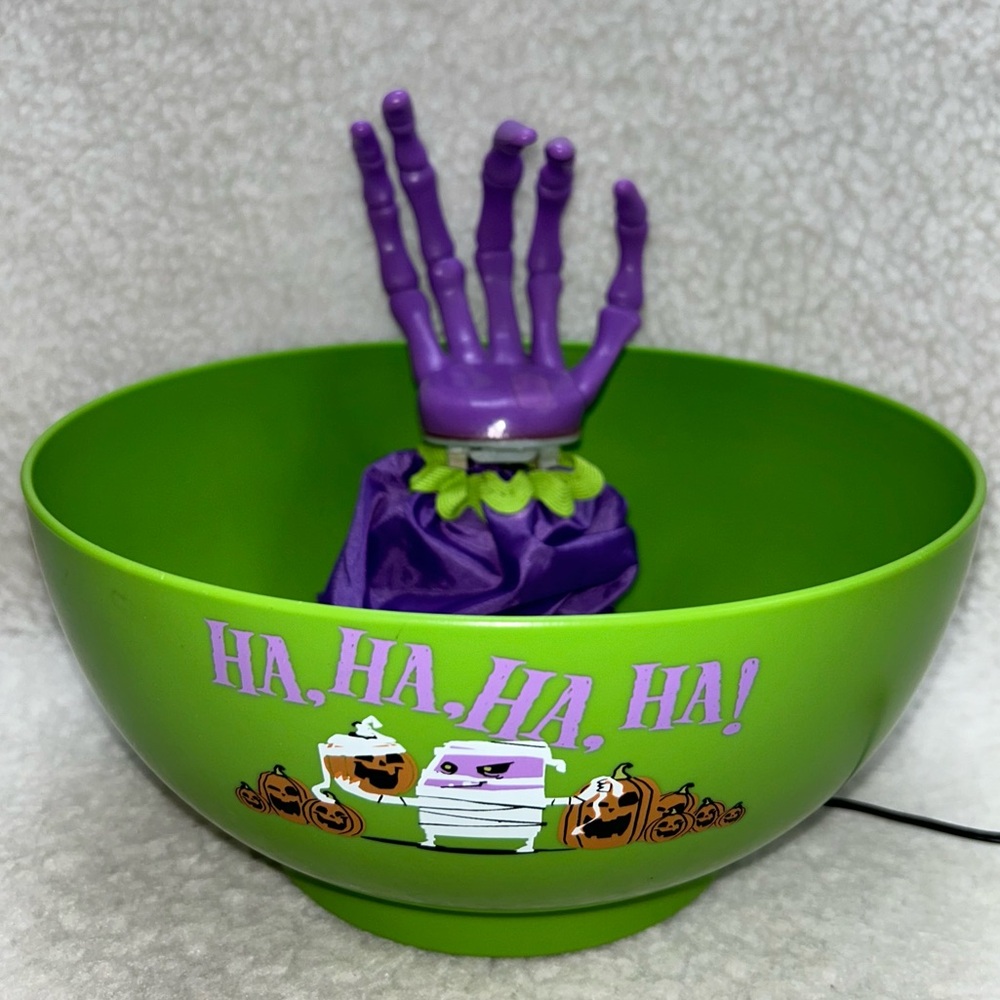 Gemmy Halloween candy bowl green motion activated sound & movement Target 2010